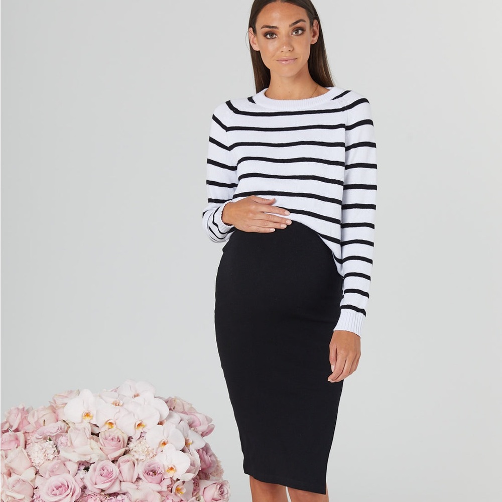 Black ribbed knee length skirt